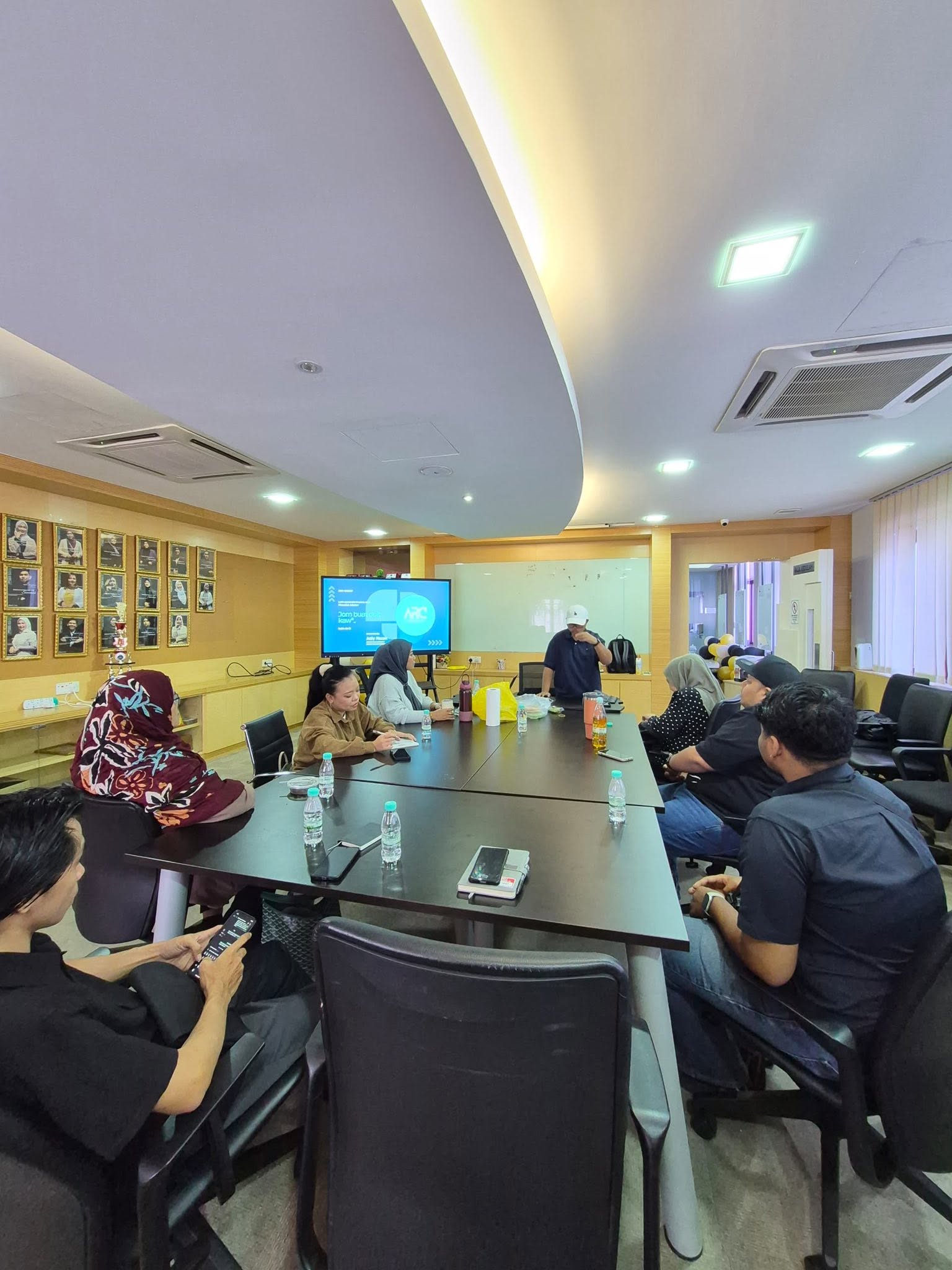 Sesi perbincangan pasukan ARC